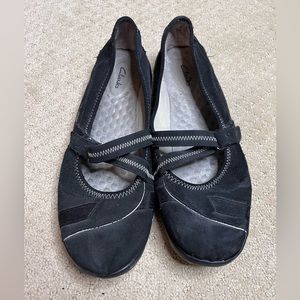 Clarks Mary Janes Flats in Black Size 8.5